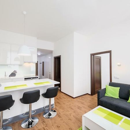 Apartment Near City Centre With Parking Place Prága Kültér fotó