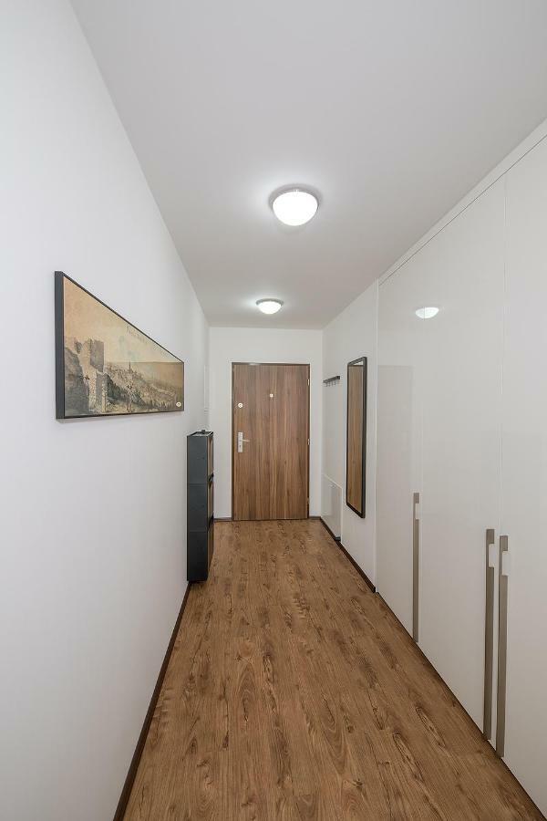 Apartment Near City Centre With Parking Place Prága Kültér fotó